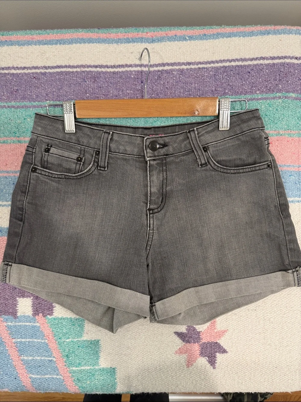 Lux Gray Rolled Hem Denim‎ Shorts – Size 2